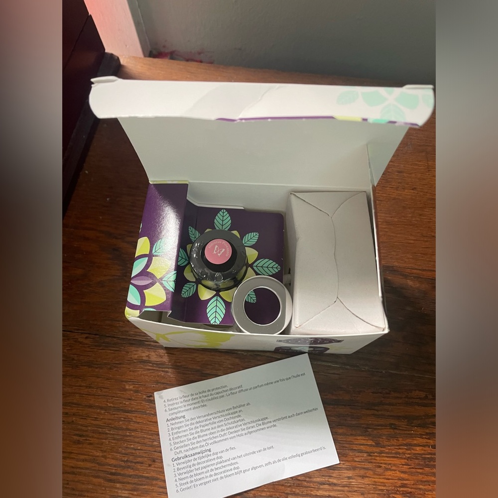 NIB- Scentsy Fragrance Flower Hibiscus Pineapple